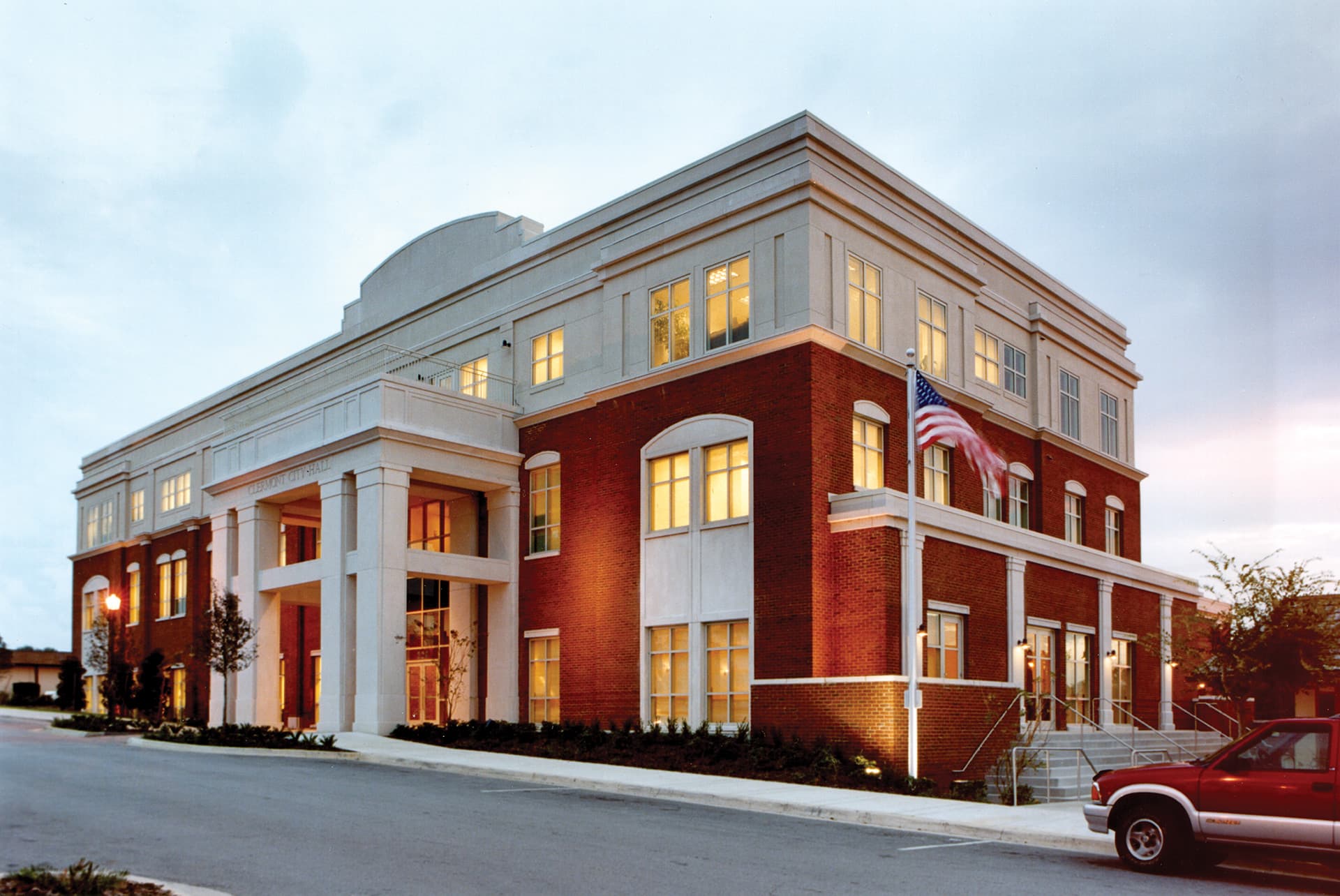 Exterior image of City of Clermont City Hall