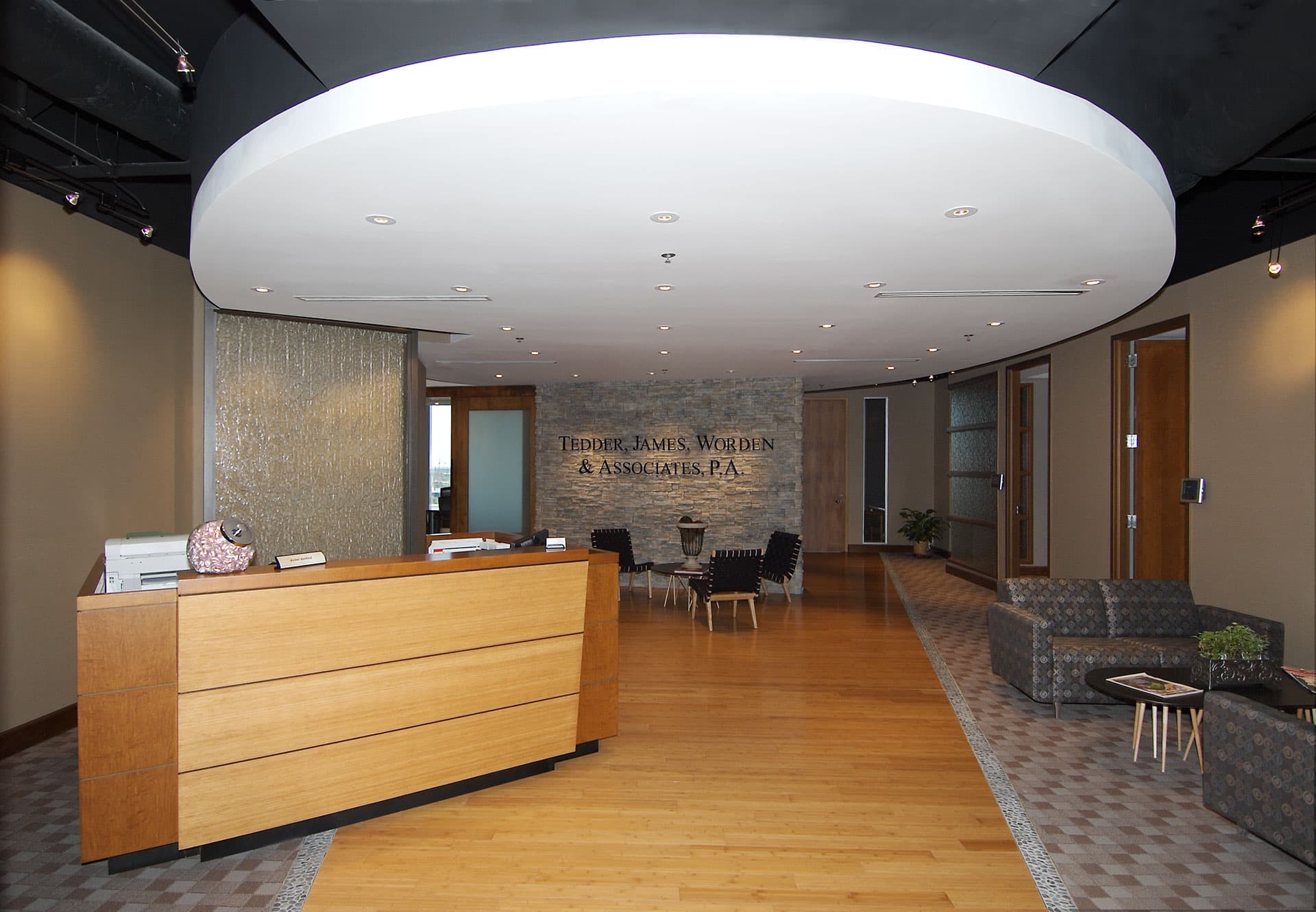 Renovation of high-end offices for management consulting company RSM McGladery